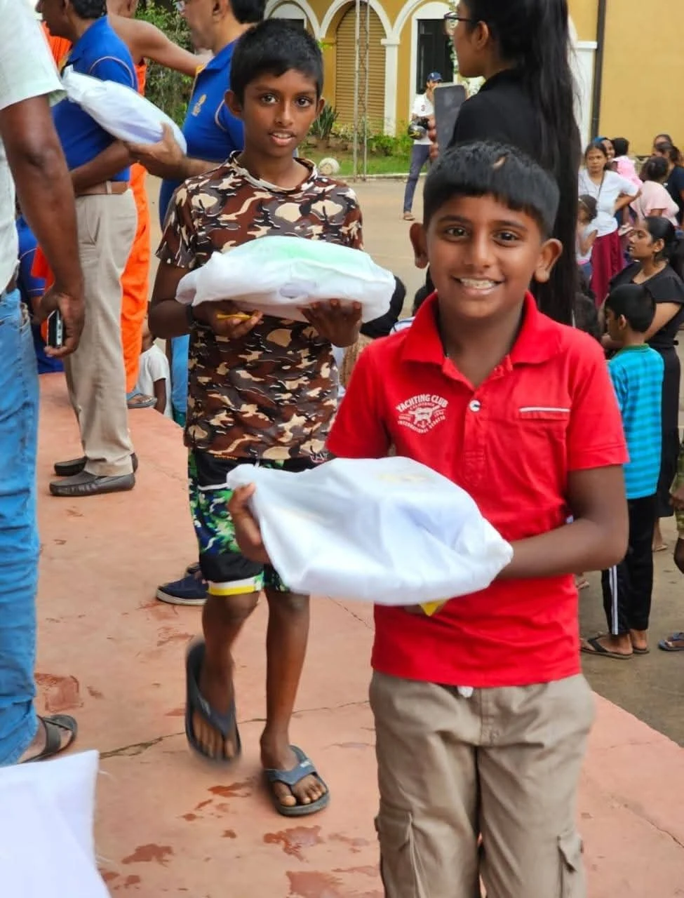 IHRC, SHCCF, and Sipara Higher Education Institute Deliver LKR 1.5M in Relief and Educational Aid to Flood Victims in Colombo District