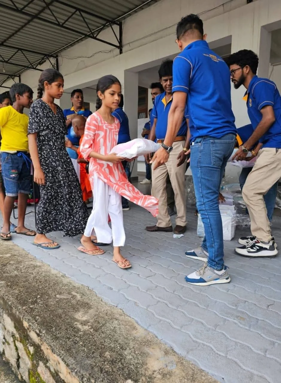 IHRC, SHCCF, and Sipara Higher Education Institute Deliver LKR 1.5M in Relief and Educational Aid to Flood Victims in Colombo District