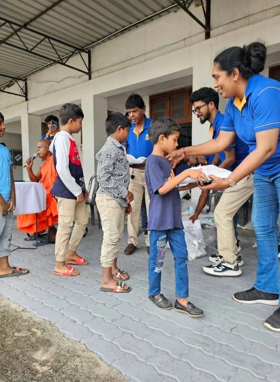 IHRC, SHCCF, and Sipara Higher Education Institute Deliver LKR 1.5M in Relief and Educational Aid to Flood Victims in Colombo District