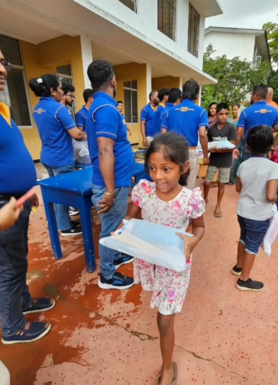 IHRC, SHCCF, and Sipara Higher Education Institute Deliver LKR 1.5M in Relief and Educational Aid to Flood Victims in Colombo District